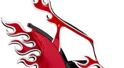 Se poartă pantofii cu stopuri şi flăcări... de la Prada - Photo