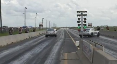 Un Nissan GT-R aproape de impact cu un zid - Photo