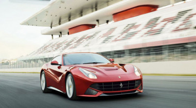 Primul Ferrari F12 Berlinetta livrat în SUA va fi licitat pentru victimele Uraganului Sandy - Photo