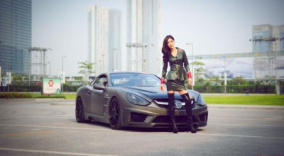 Carlsson C25 pozeaza in compania unui supermodel - Photo