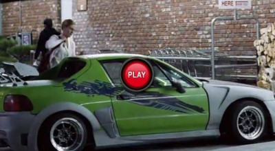 Mama la cumparaturi intr-o masina tunata - Photo