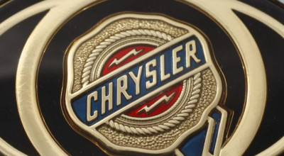 Chrysler recheamă în service aproape un milion de maşini - Photo