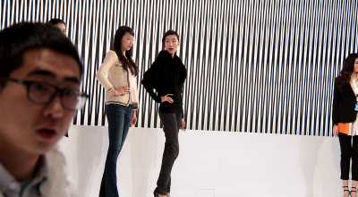 Hostesele Salonului Auto de la Shanghai 2013 - Photo