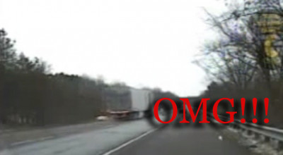 Accident în lanţ pe autostradă, provocat de un câine - Photo