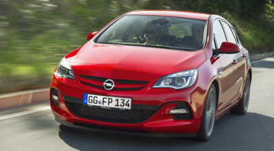 Opel Astra 2012 - Photo