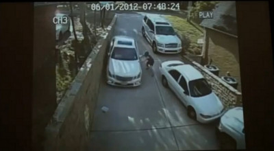 Mercedes vs. blondă - Photo