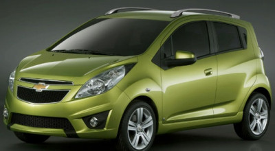 Cum pot intra doi mimi într-un automobil Chevrolet Spark? - Photo