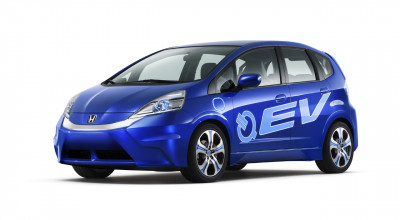 AutoExpert-Honda FIT eV - Photo