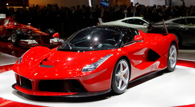 LaFerrari se prezintă pe circuit - Photo