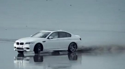 Drifturi pe plaja cu noul BMW M5 - Photo