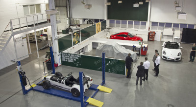 Parteneriatul încheiat cu Renault îi va ajuta pe cei de la Caterham să îşi lărgească gama - Photo