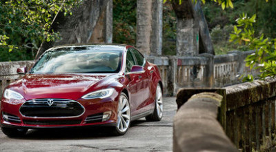 Tesla Model S – ales de Motor Trend automobilul anului 2013 - Photo