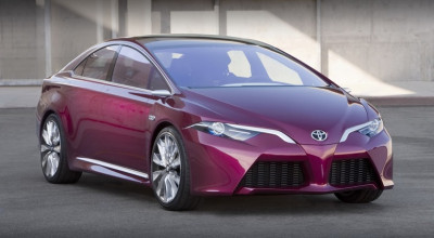 Toyota NS4 Plug-in Hybrid Sedan Concept - Photo