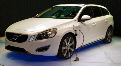 Volvo l-a confirmat pentru anul viitor pe V60 Plug-in Hybrid - Photo