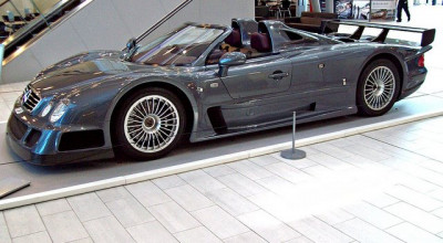 Un Mercedes-Benz CLK GTR Roadster cu 0 km la bord scos la licitație ! - Photo