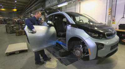 Urmăreşte cum are loc procesul de reciclare al unui BMW i3 nou-nouţ! (VIDEO) - Photo