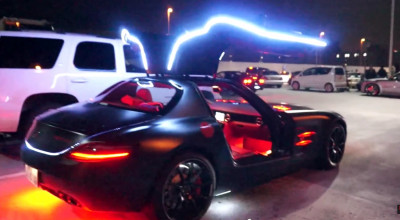 Vezi cum se transformă un Mercedes-Benz SLS AMG într-un pom de Crăciun! (VIDEO) - Photo