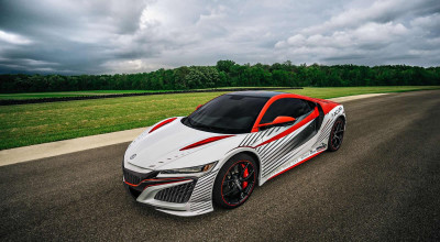 Acura NSX angajată în rol de pace-car la competiţia de la Pikes Peak - Photo