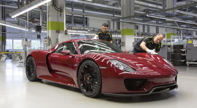 Sfârşit de carieră pentru Porsche 918 Spyder .Ultimul model a părăsit recent linia de asamblare - Photo
