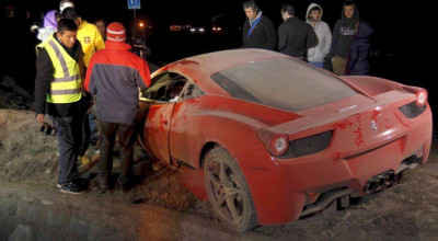 Vedeta clubului Juventus Torino și-a făcut praf bolidul Ferrari 458 - Photo