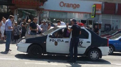 Accident în capitală cu implicarea unui automobil al poliției şi un pieton! - Photo