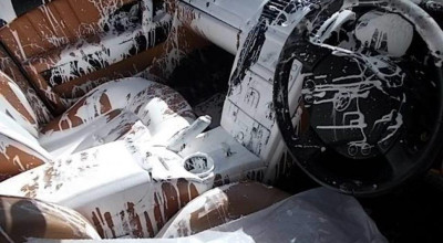 A încercat să evite un câine şi s-a ales cu daună totală de 90.000 dolari! - Photo