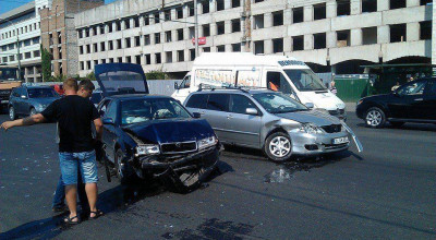 Accident pe strada Mihai Viteazul - Șoferii dau vina pe SEMAFOR! - Photo