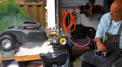 Nu ţi-ai dori şi tu un Hot Rod în miniatură, teleghidat şi cu un V8 pe el? (VIDEO) - Photo