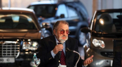 Milionarul Ion Ţiriac vrea să repare drumurile din Bucureşti pe banii proprii! - Photo