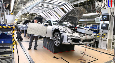Eşti un împătimit Porsche 911? Vezi aici cum ia naştere maşina ta preferată (VIDEO) - Photo
