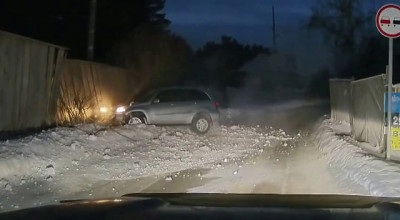 Cine a spus că SUV-urile sunt invincibile pe zăpadă? (VIDEO) - Photo