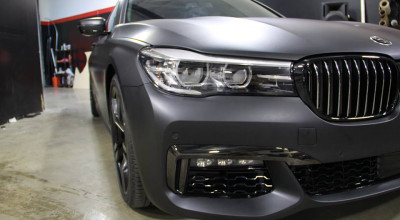 To be or not to be: BMW Seria 7 M-Pack colantat negru mat? - Photo