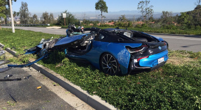 Final Destination? Sau cum arată un BMW i8 peste care s-a răsturnat o betonieră - Photo