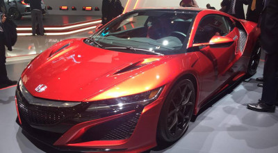 GENEVA 2016: Standul Honda cu NSX, Type-R, Clarity şi un Civic Prototype - Photo