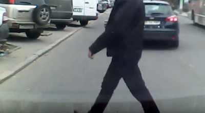 Iată un exemplu în care pietonul nu va putea fi salvat de limitatoarele de viteză! (VIDEO) - Photo