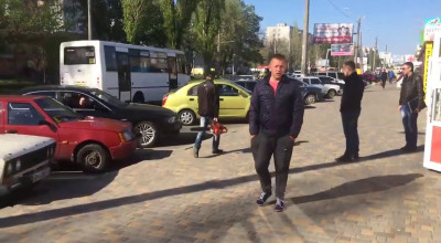 Aşa ceva trebuie să poţi! Vezi cum conduce în marşarier acest BMW, o femeie! (VIDEO) - Photo