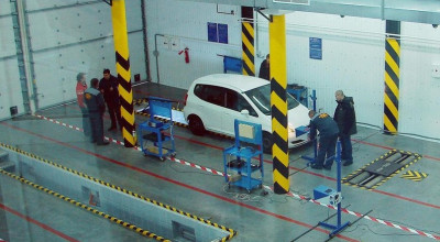 Începând cu anul 2017, maşinile înmatriculate în Moldova vor primi ecusoane noi pentru revizia tehnică! - Photo