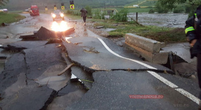 Atenţie şoferi! Drumurile în România, după Vama Albiţa sunt grav afectate de inundaţii! - Photo