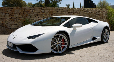 Doi poliţişti din Anglia au confiscat un Lamborghini şi s-au lansat în aventuri! - Photo