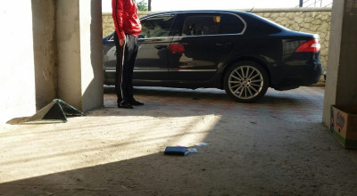 Furturile din maşini se înteţesc! În Coloniţa au fost sparte 4 automobile într-o seară, s-a furat tot ce au găsit! - Photo