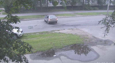 În caz că te întrebai la ce sunt bune airbag-urile laterale, iată aici răspunsul (VIDEO) - Photo