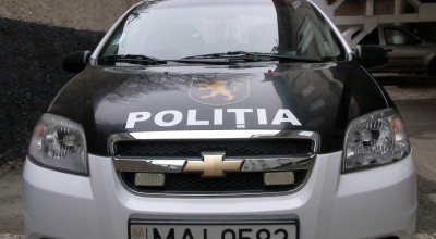 (VIDEO) Ghinion pentru un hoț din Chișinău! A furat o mașină și după o urmărire a polițiștilor a lovit-o într-un stâlp! - Photo