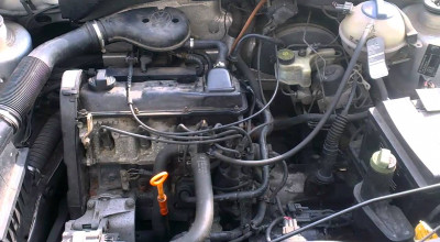 Să fie asta o soluţie? A folosit motorul unui VW pe post de aspirator pentru a-şi curăţa BMW-ul - Photo