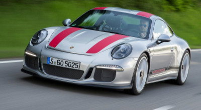 Pentru cei mai împătimiţi: Iată zece maşini de performanţă care nu au renunţat la transmisia manuală - Photo