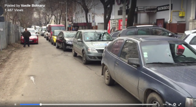 Un accident minor a blocat o stradă întreagă din capitală! Peste 30 de maşini au stat nemişcate minute în şir - Photo