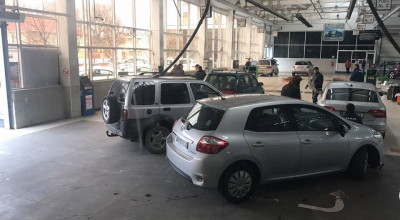 Forfotă mare la staţiile de revizie tehnică şi birourile de înmatriculare. Moldovenii se grăbesc să profite de reduceri! - Photo