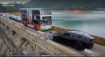 Dovadă că şoferii nu mai ştiu să conducă şi au nevoie de autopilot în unele situaţii! (VIDEO) - Photo