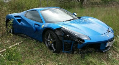 Acest Ferrari 488 GTB, a fost găsit...abandonat, în câmp... - Photo