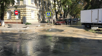 VIDEO: Veneţia de Moldova! Strada Veronica Micle din capitală inundată! - Photo