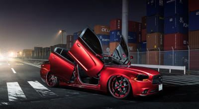 Omagiu adus NFS Underground? Un Dodge Charger cu Lambo doors şi jante la 24 de inch - Photo